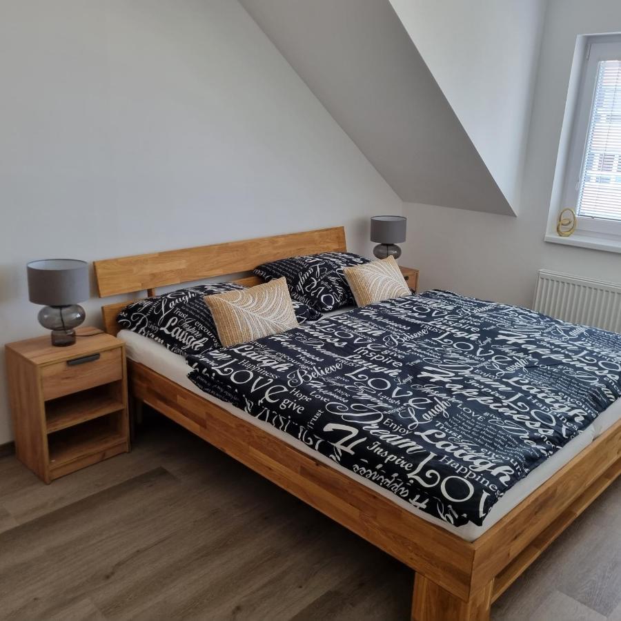 Cerna Ruze- Apartman 5 Plzen Exterior photo