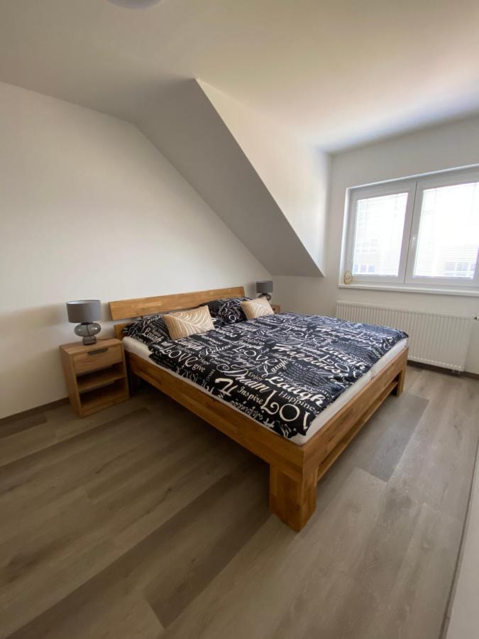 Cerna Ruze- Apartman 5 Plzen Exterior photo