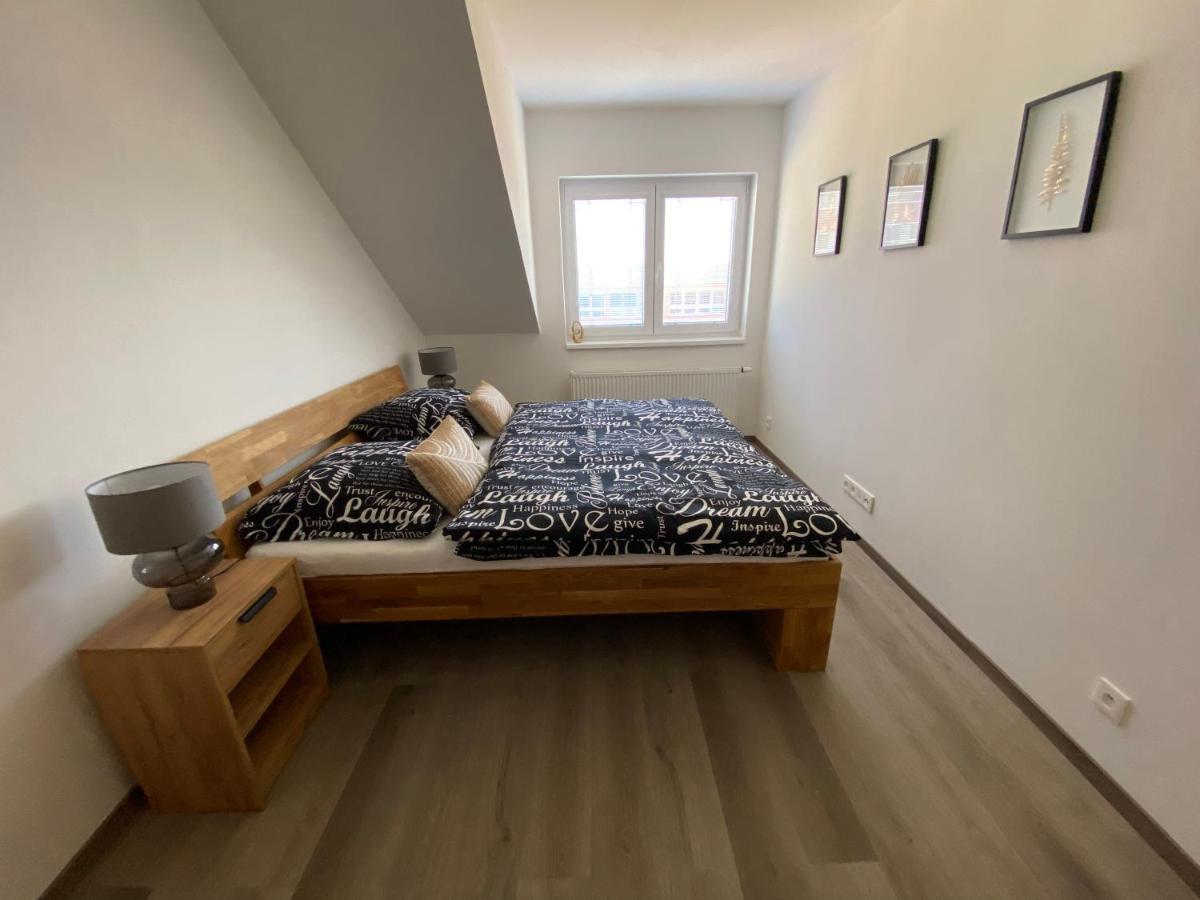 Cerna Ruze- Apartman 5 Plzen Exterior photo