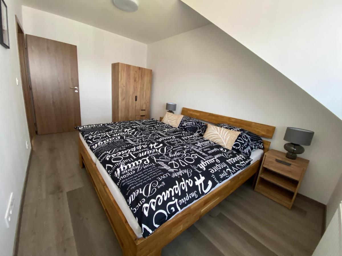 Cerna Ruze- Apartman 5 Plzen Exterior photo